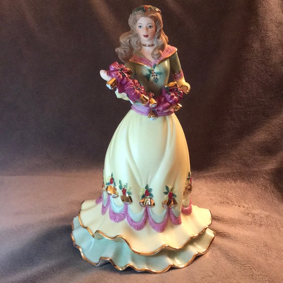 Lenox Other - 🎄Lenox 24kt. Gold Decorated Figurine - Holly 2009